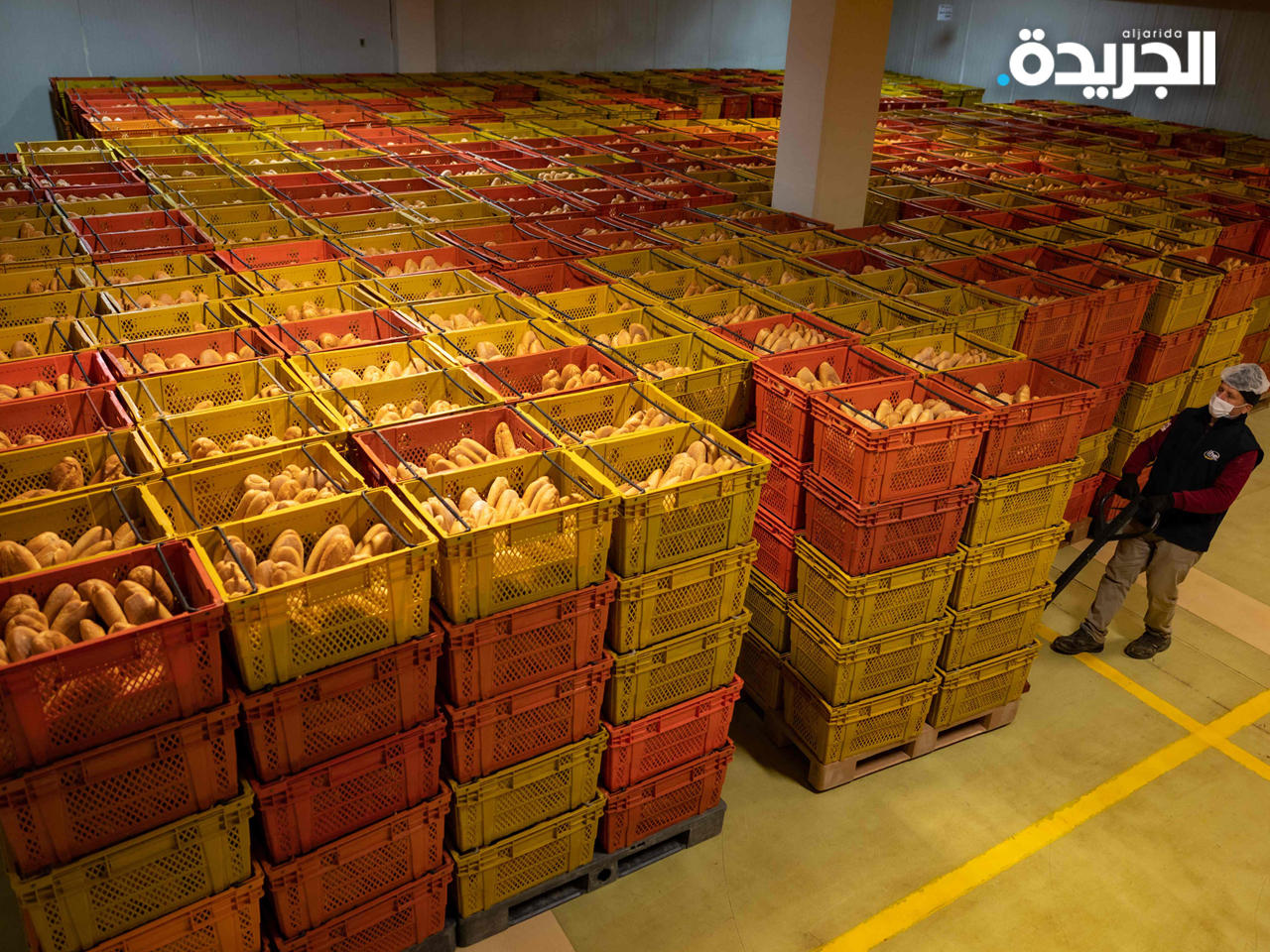 أكشاك «خبز الشعب» ملجأ الأتراك المتضررين من تدهور الليرة