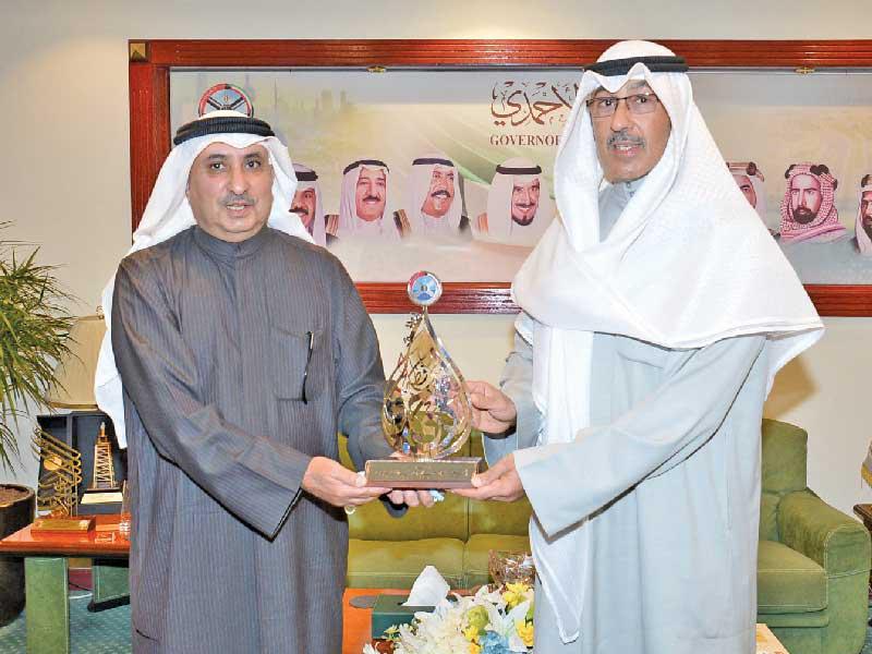محافظ الأحمدي الشيخ فواز الخالد مكرماً سفير الكويت لدى سريلانكا خلف بوظهير