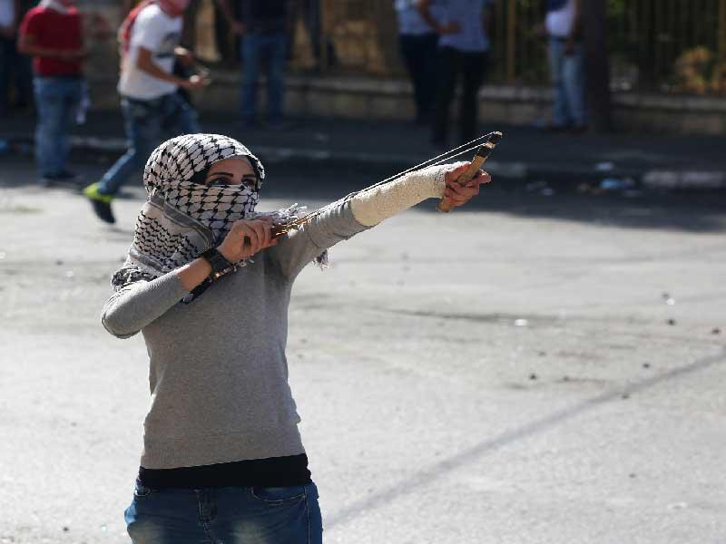 «ملقي الحجارة»