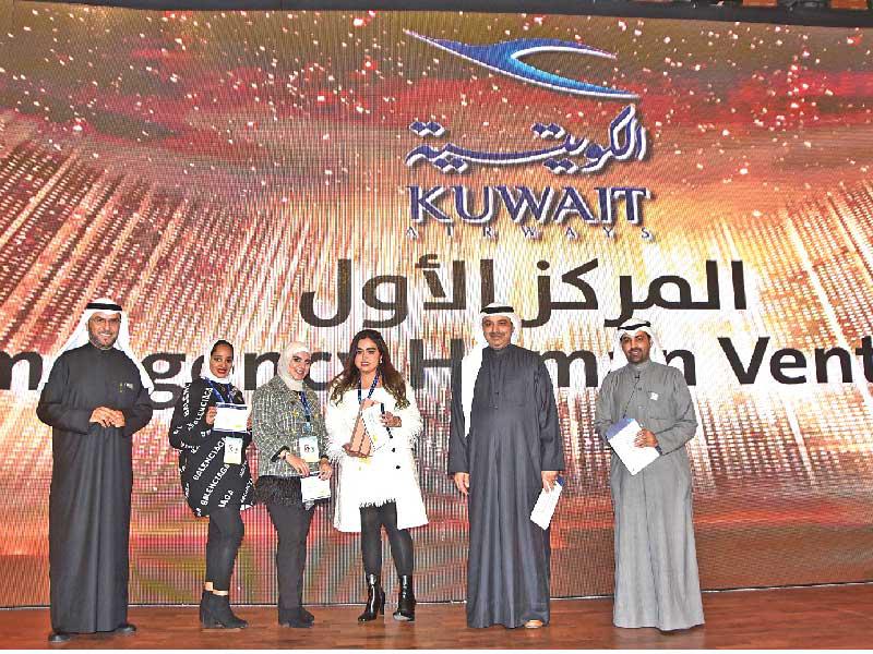 جانب من تكريم الطالبات الفائزات 