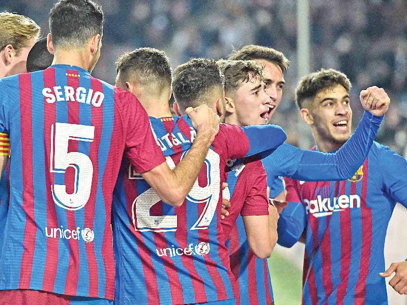 لاعبو البرشا في احتفالية سابقة 