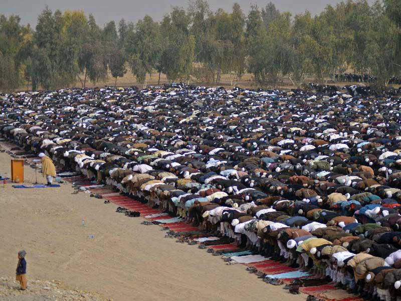  آلاف المواطنين في ولاية قندهار جنوب أفغانستان يؤدون صلاة الاستسقاء