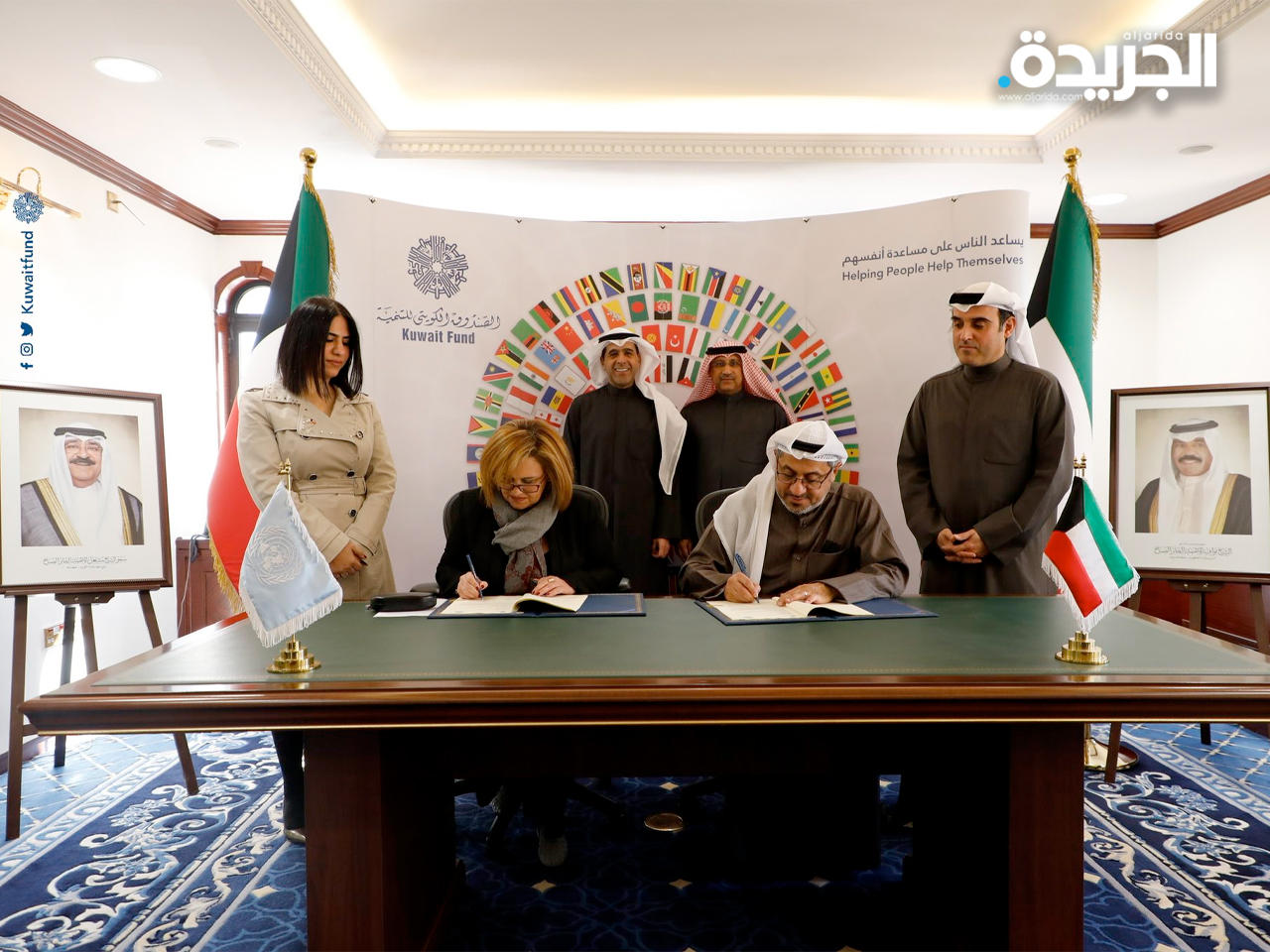 جانب من توقيع اتفاقية المنحة أمسn