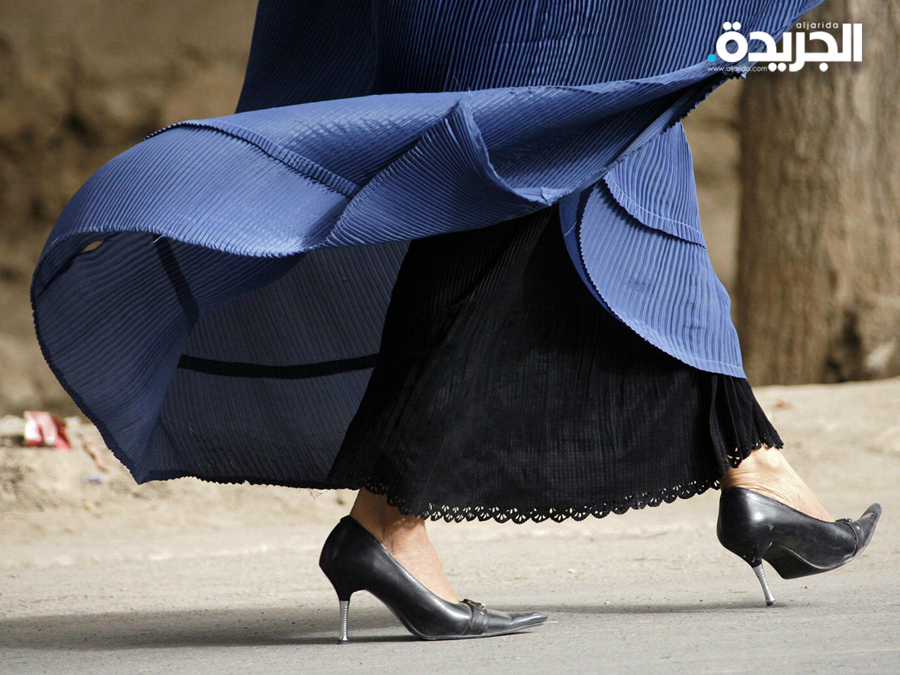 طالبان تحظر على النساء التنقل لمسافات بعيدة بمفردهن