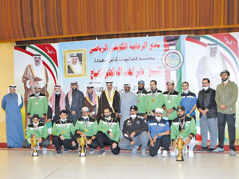 صورة جماعية لممثل راعي البطولة مع الرماة الفائزين