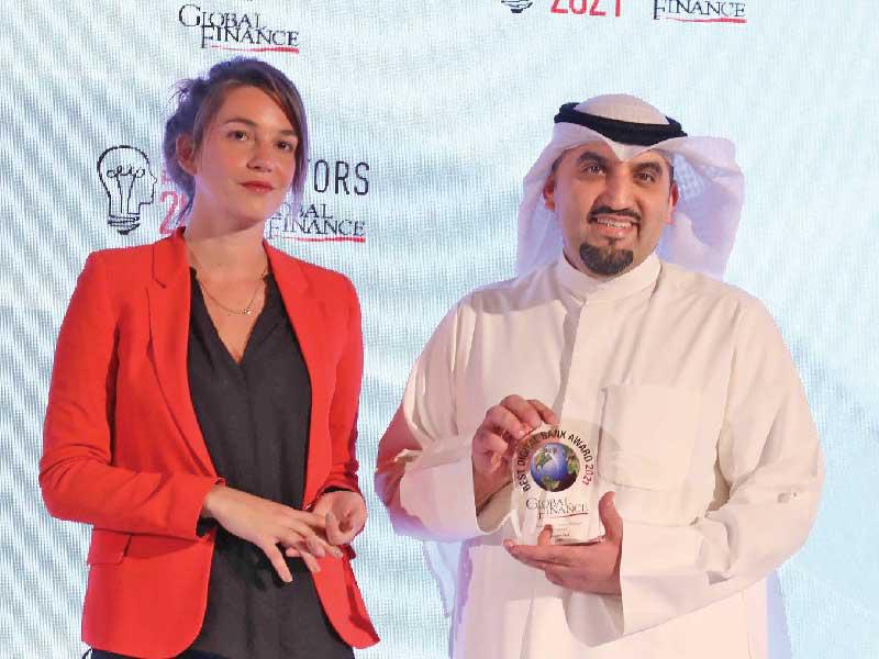 «الوطني» يحصد الجوائز