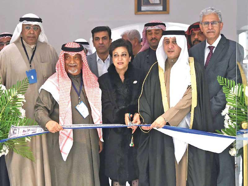 الدويش والمشعل أثناء الافتتاح 