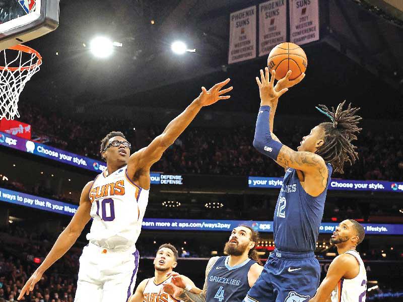 مورانت نجم ممفيس في محاولة للتسجيل في سلة صنز