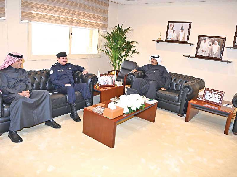 محافظ حولي مستقبلاً العلي والبدر أمسn