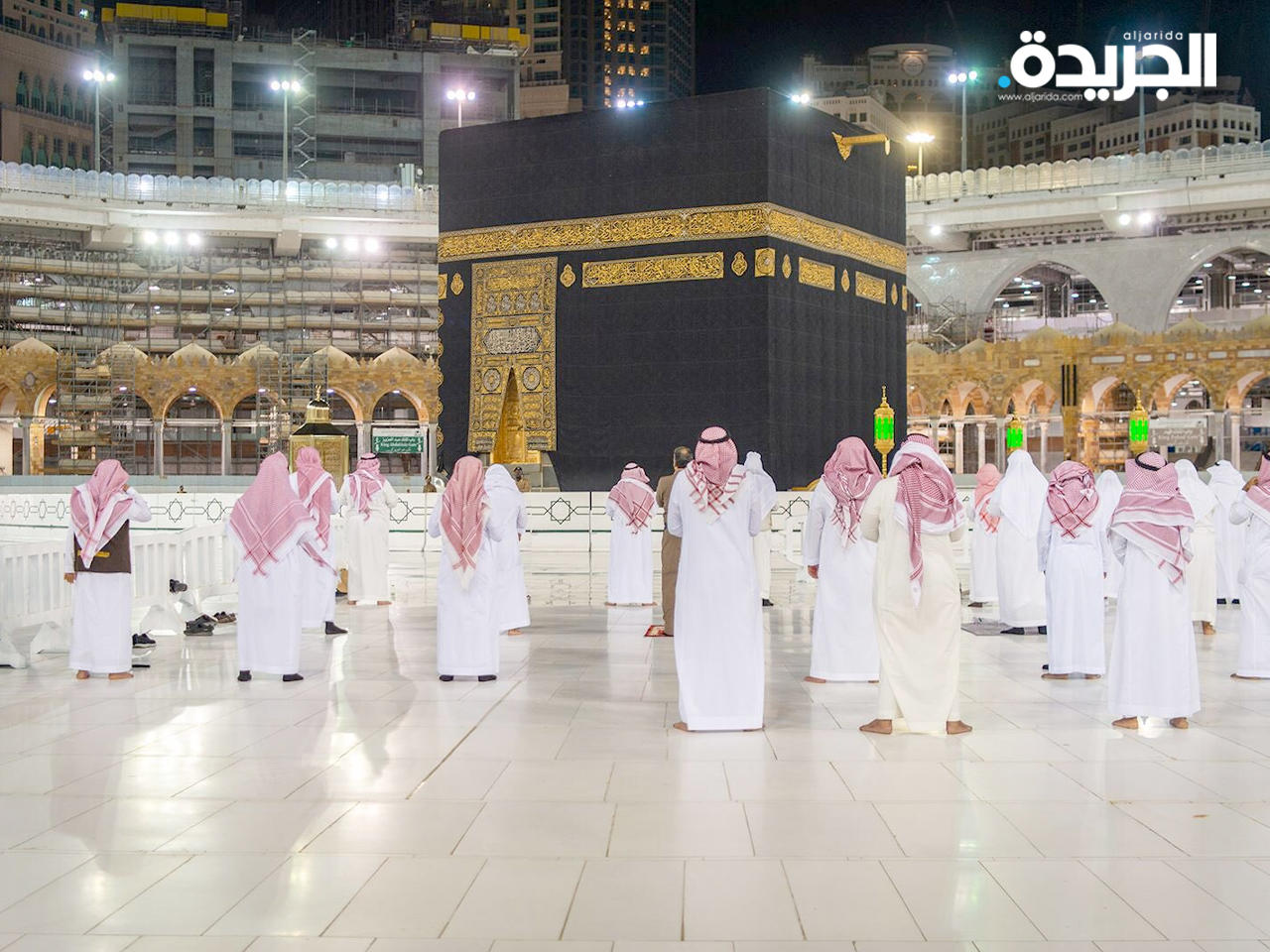 إعادة التباعد بين المصلين والمعتمرين