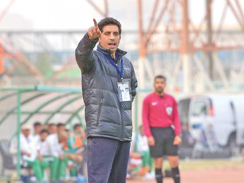 مدرب الفريق الأول لكرة القدم بنادي النصر سلمان عواد 