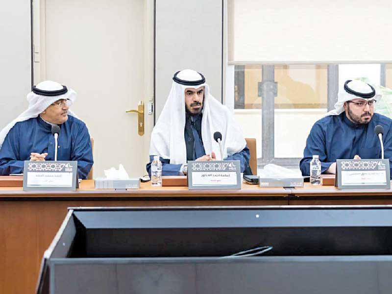 النائب أسامة المناور مترئساً اجتماع لجنة الأولويات