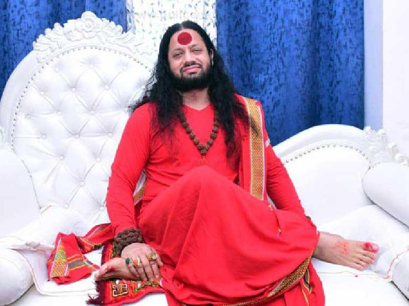  الزعيم الديني الهندوسي كاليشاران ماهراج 