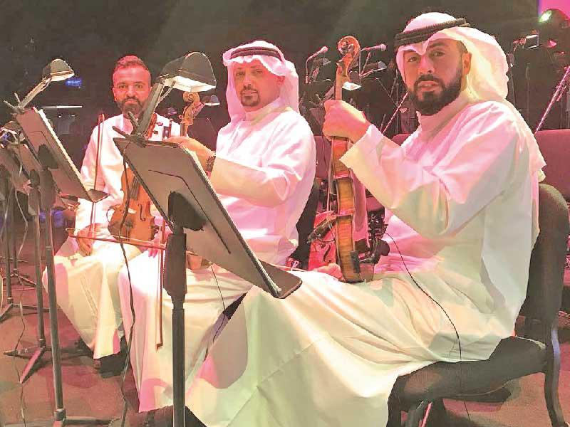 القطان في إحدى الحفلات 