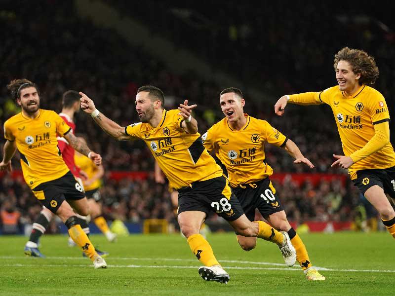 فرحة لاعبي ولفرهامبتون بهدف المباراة