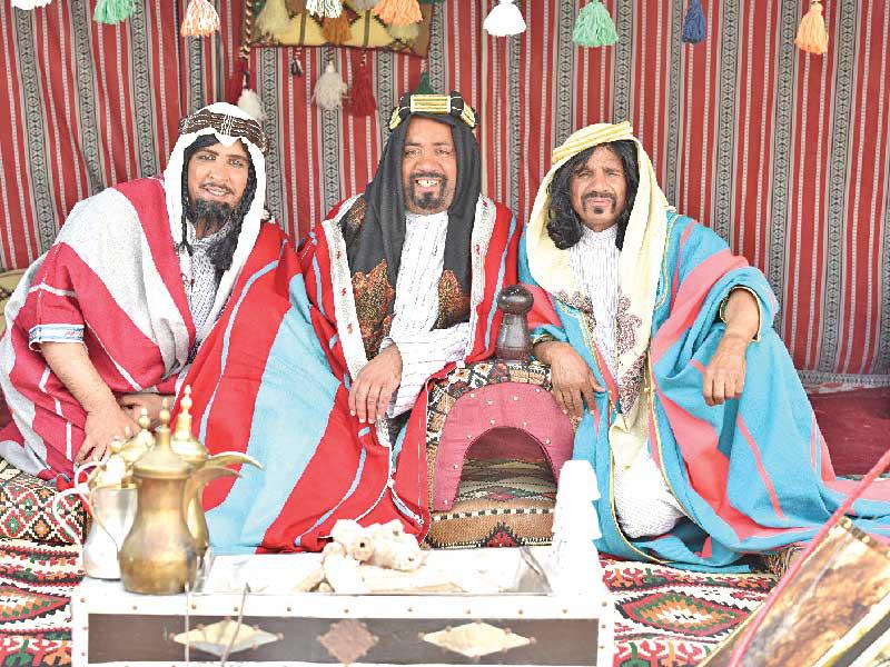 العونان في مشهد من أحد أعماله