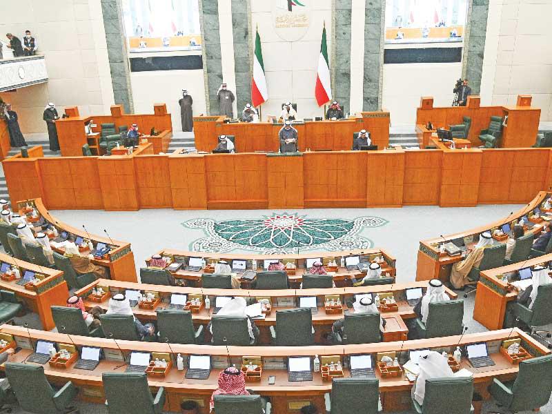 جانب من جلسة أمس (تصوير عبدالله الخلف)