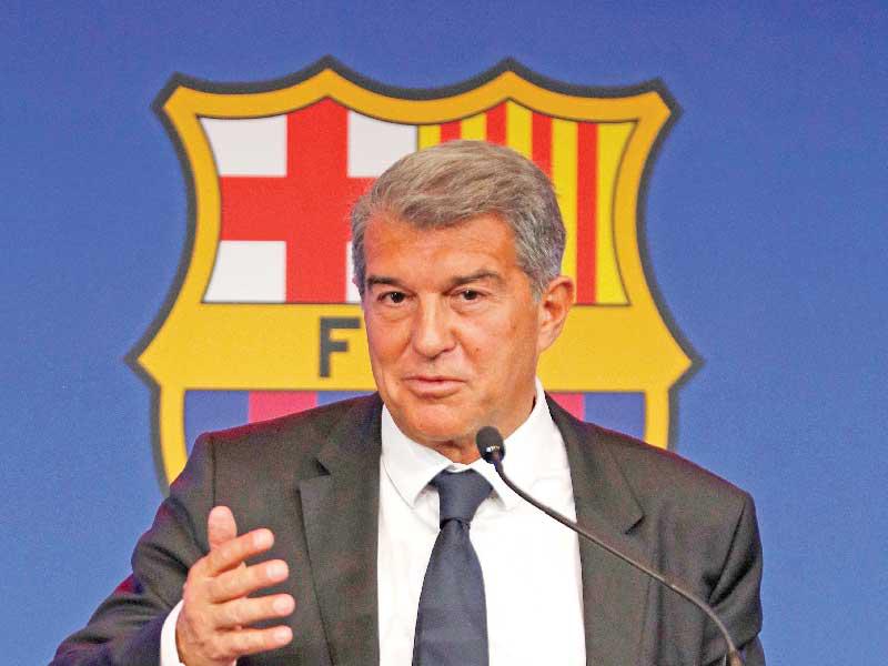 رئيس نادي برشلونة جوان لابورتا 