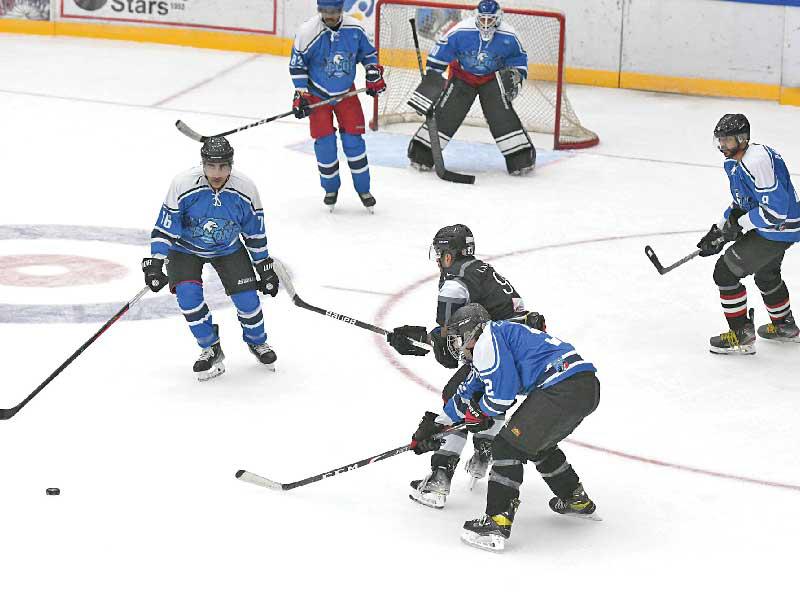 جانب من مباراة ستارز وفالكون