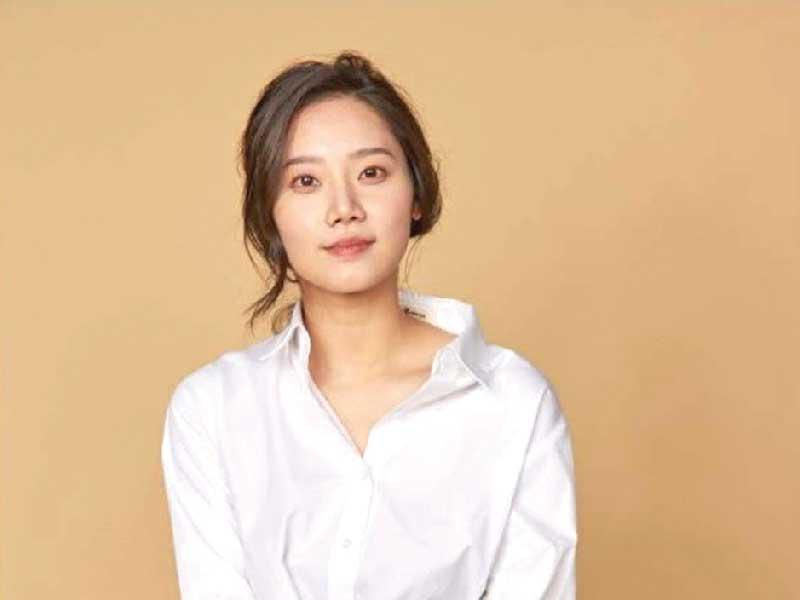 الممثلة الكورية الجنوبية كيم مي سو