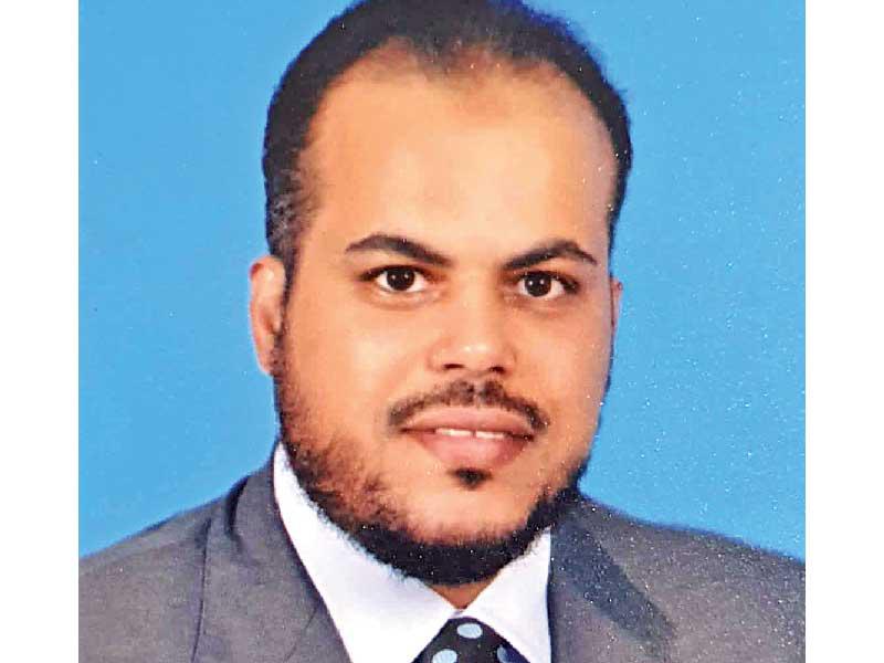  استشاري الأمراض الصدرية والعناية المركزة في وزارة الصحة د. عبدالله المطيري