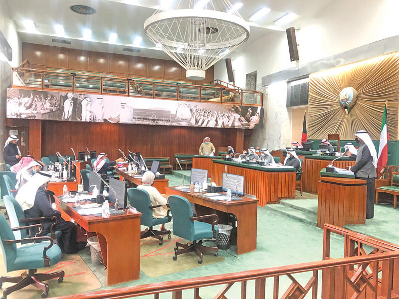 جانب من جلسة «البلدي» أمس