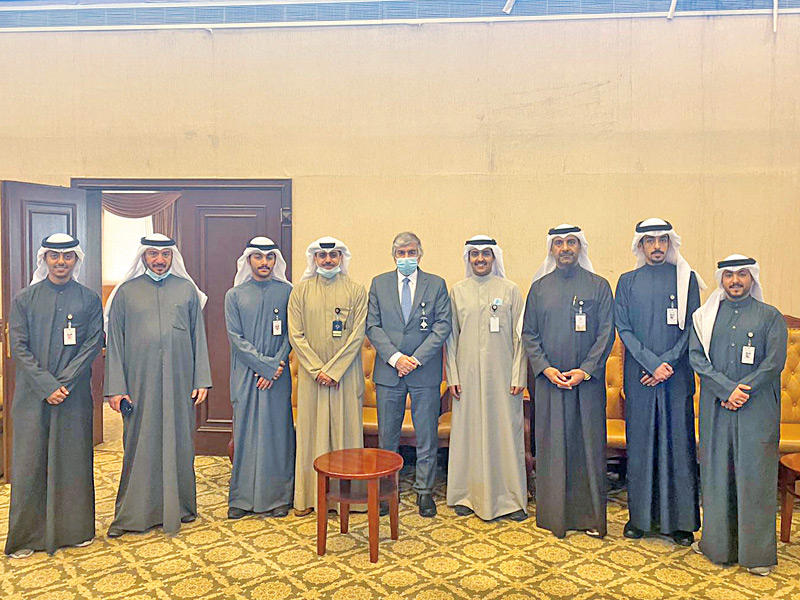  الانصاري متوسطا وفد الاتحاد 