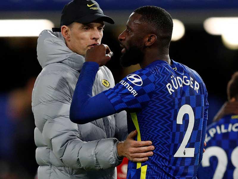  المدافع الألماني أنطونيو روديغر  والمدرب توخيلn