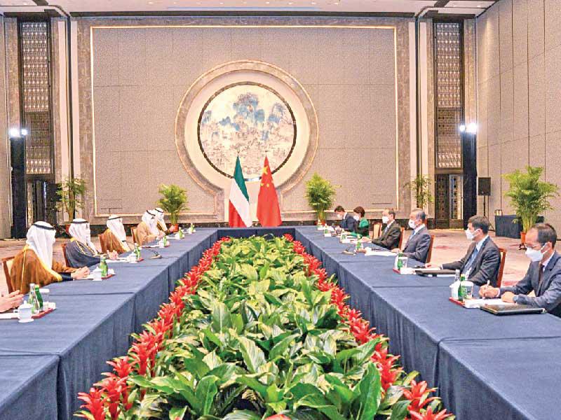 جانب من جلسة المباحثات بين الكويت والصين أمس