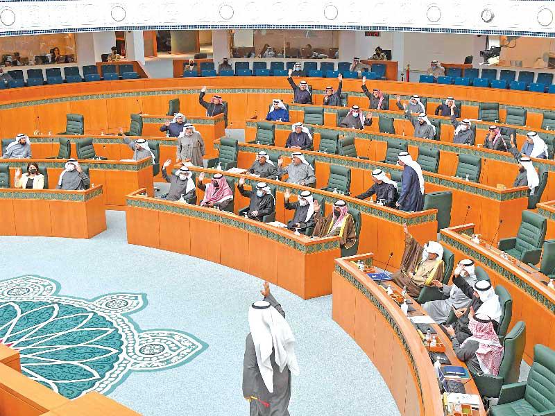 المجلس يصوت على تشريعاته (تصوير عبدالله الخلف)