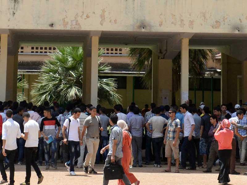  أستاذ جامعي يقايض الدرجات بالجنس