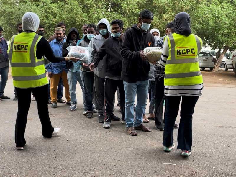 خلال توزيع كسوة الشتاء