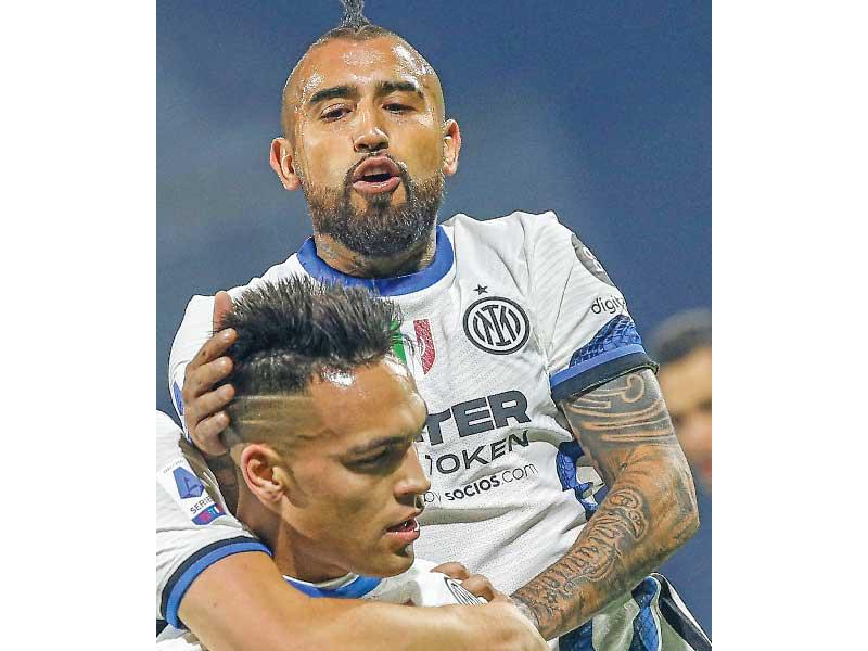 فيدال ولاوتارو نجما إنتر ميلان