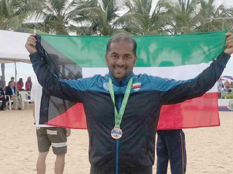 لاعب المنتخب الدولي محمد سبتي 