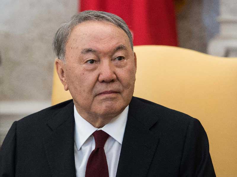 الرئيس الكازاخستاني الأول نور سلطان نزارباييف