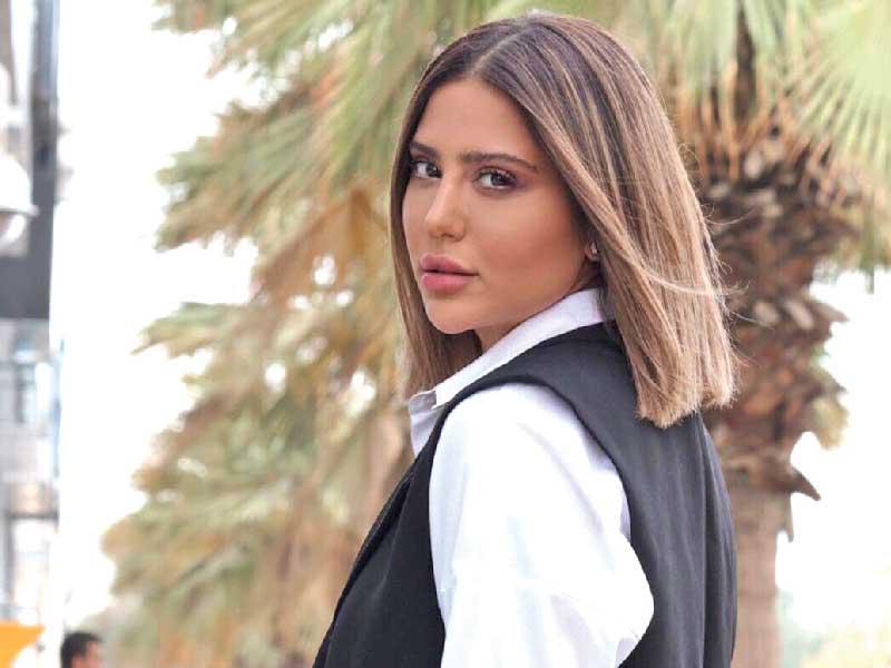 الفنانة روان العلي