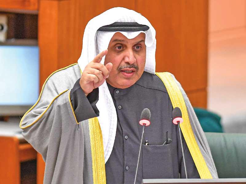 الجابر خلال تفنيده استجوابه أمس