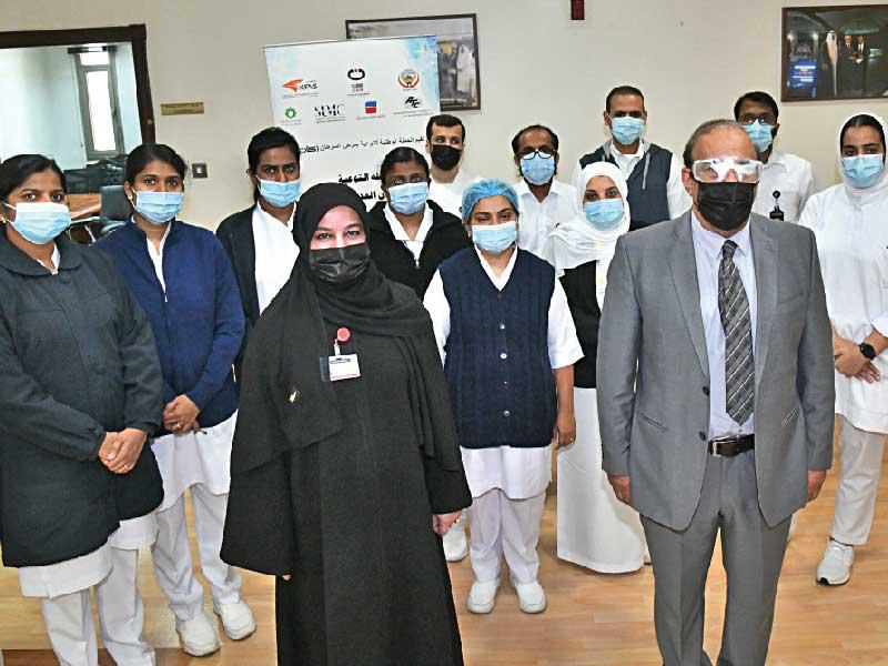 الصالح والشمري مع بعض المتدربين 