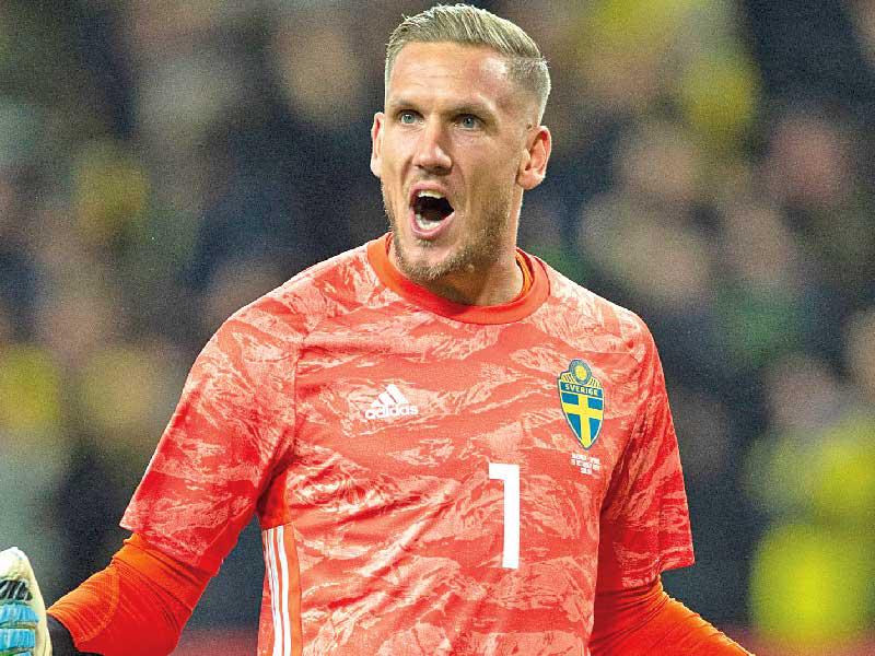 حارس المرمى السويدي روبين أولسن 