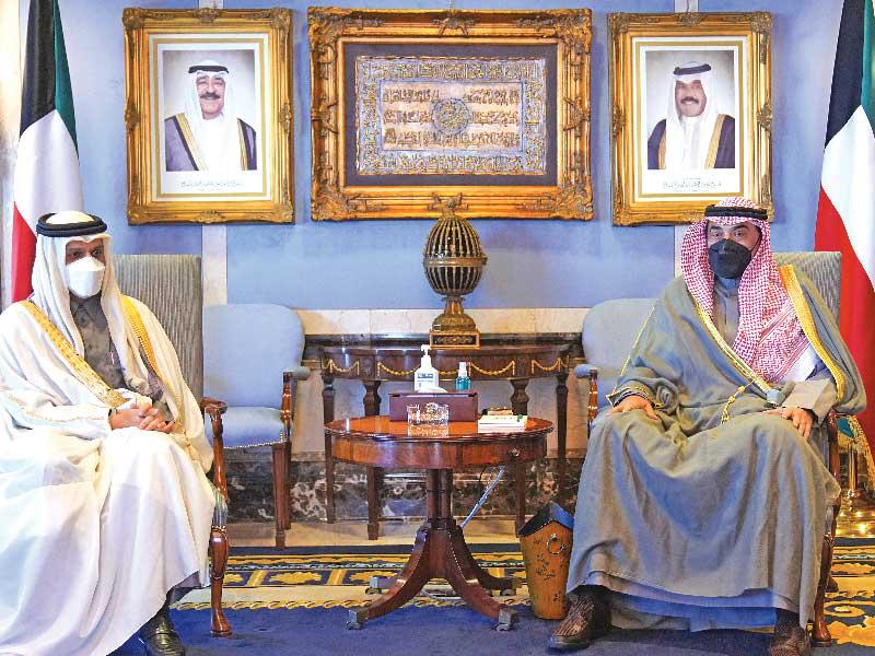 سمو الشيخ صباح الخالد مستقبلاً الوزير القطري أمس