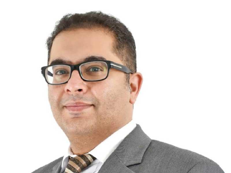 استشاري الأمراض الباطنية في وزارة الصحة د. غانم السالم 