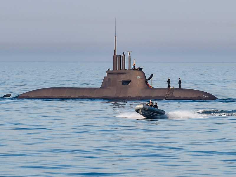 غواصة بحرية