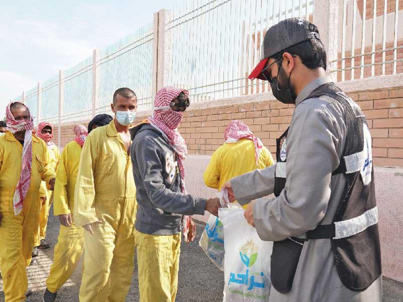 «تراحم» توزع كسوة الشتاء على المحتاجينn