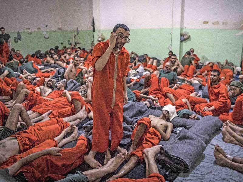 صورة أرشيفية لمعتقلين من «داعش» بسجن غويران في الحسكةt(أ ف ب)