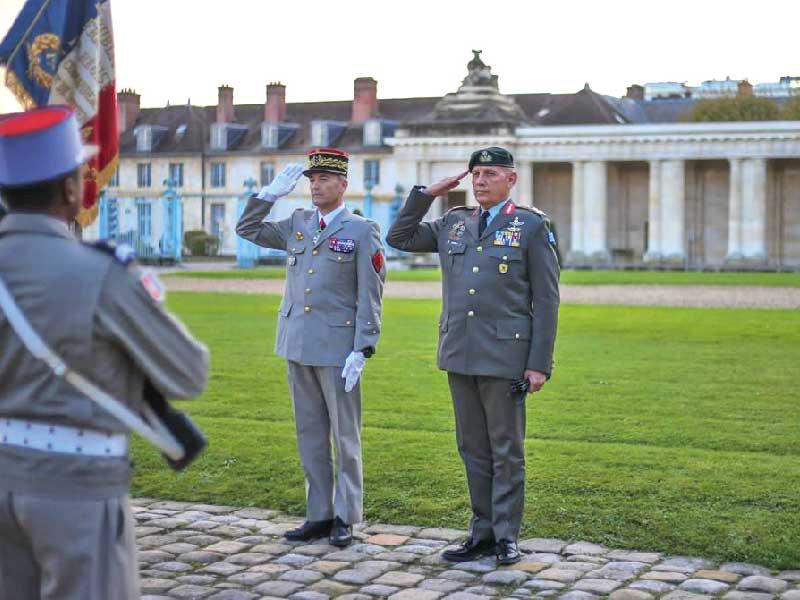 اتفاق عسكري يجمع اليونان وفرنسا