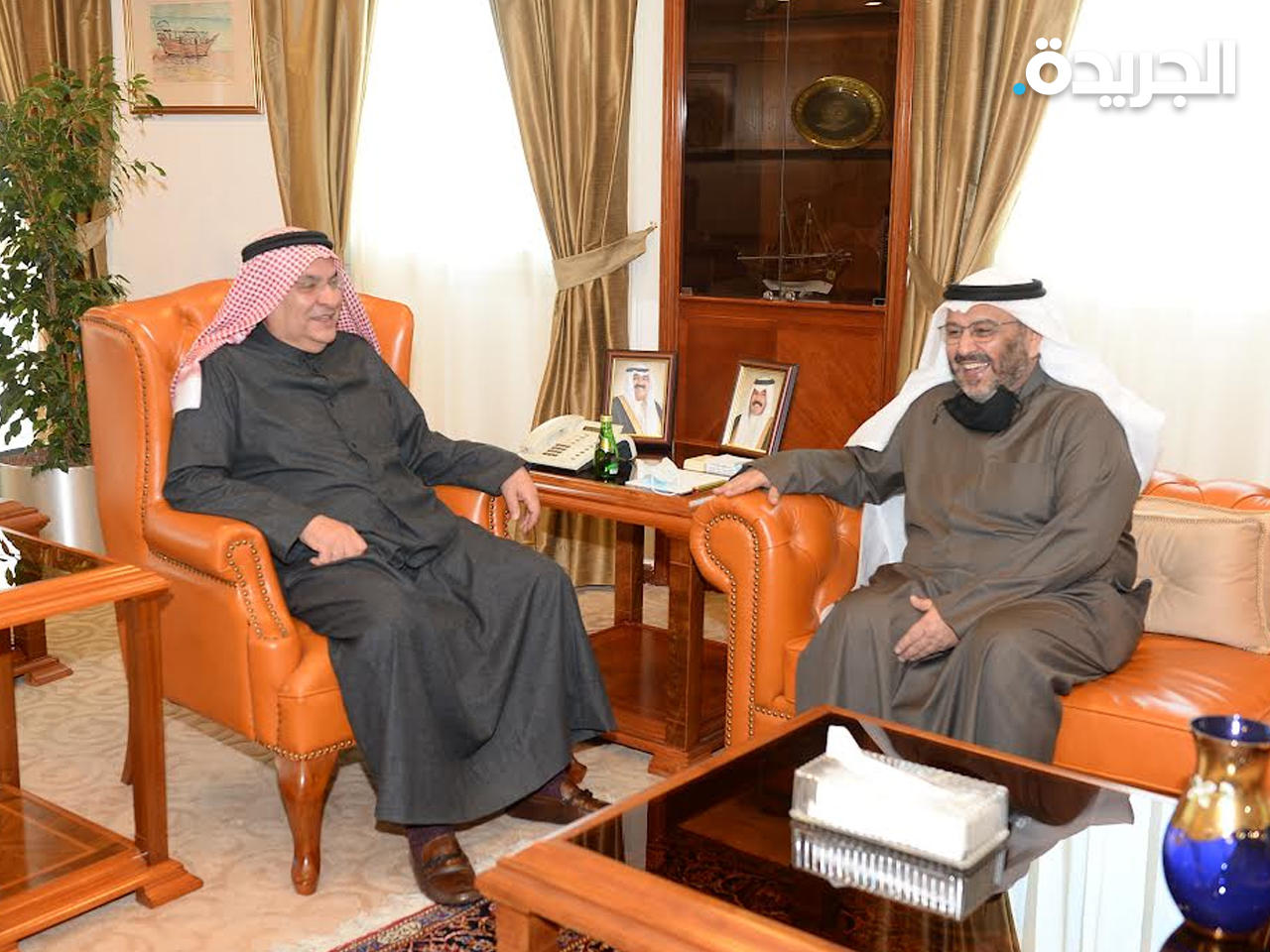 وزير التجارة والصناعة فهد الشريعان خلال اجتماعه مع رئيس غرفة تجارة وصناعة الكويت محمد الصقر