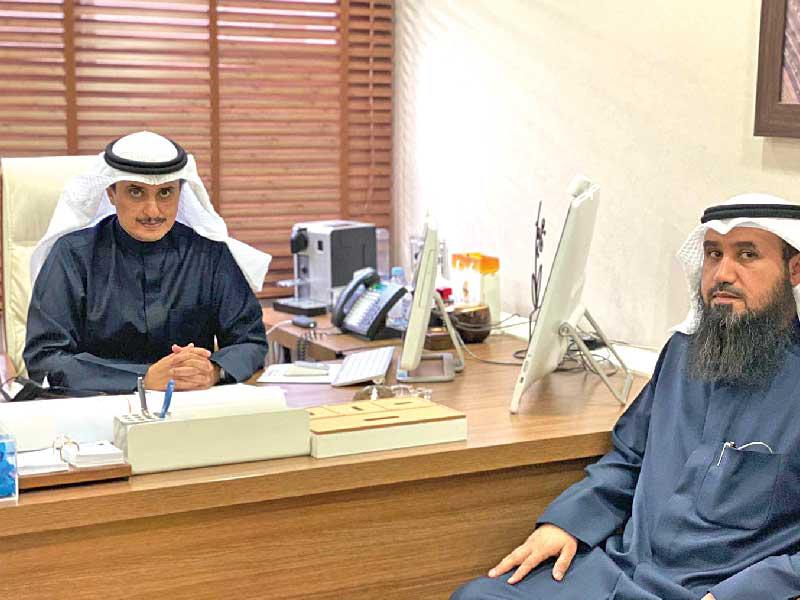 المدير العام للبلدية م. أحمد المنفوحي مستقبلاً رئيس جمعية المهندسين م. فيصل العتل