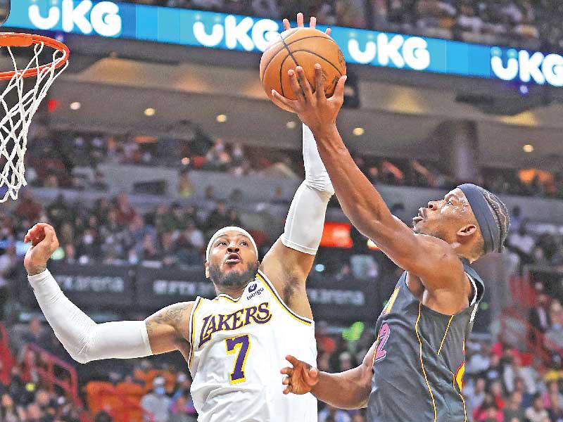 باتلر نجم ميامي وانتوني نجم ليكرز