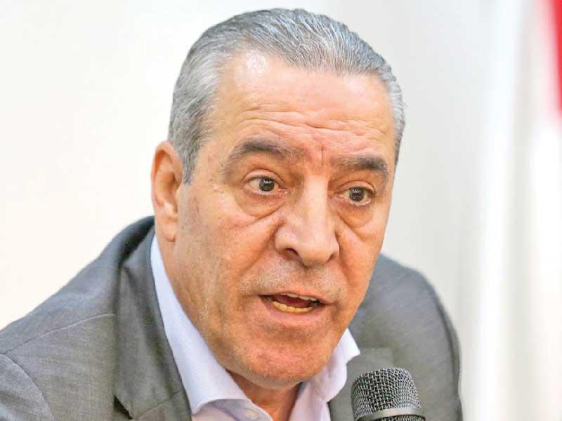  وزير الشؤون المدنية الفلسطينية حسين الشيخ