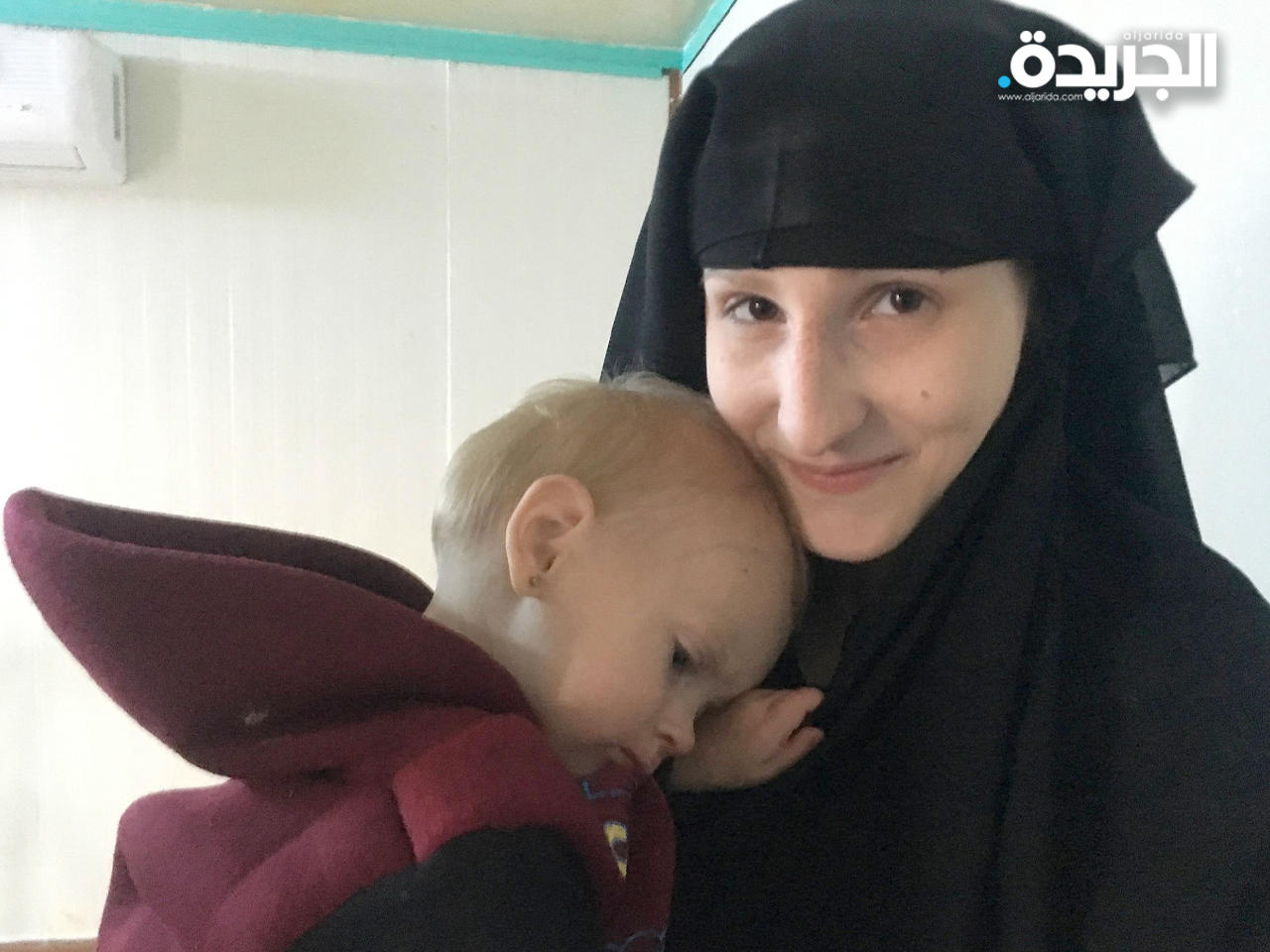 ليونورا ميسينغ مع طفلتها